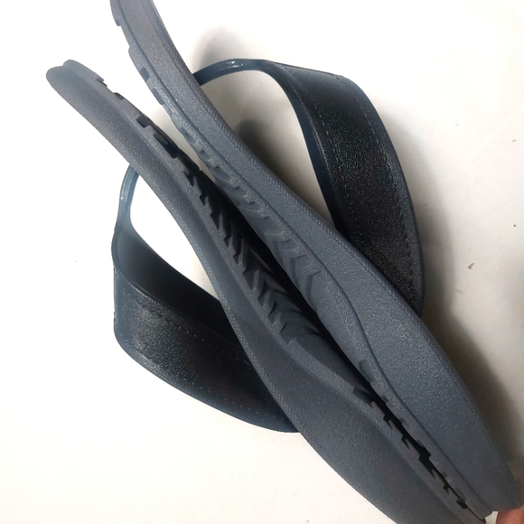 Black and Gray Flip Flops Size XL - Picture 9 of 10